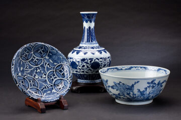 骨董品の壺・皿・器